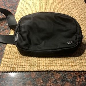 Lululemon cross body - loved by all